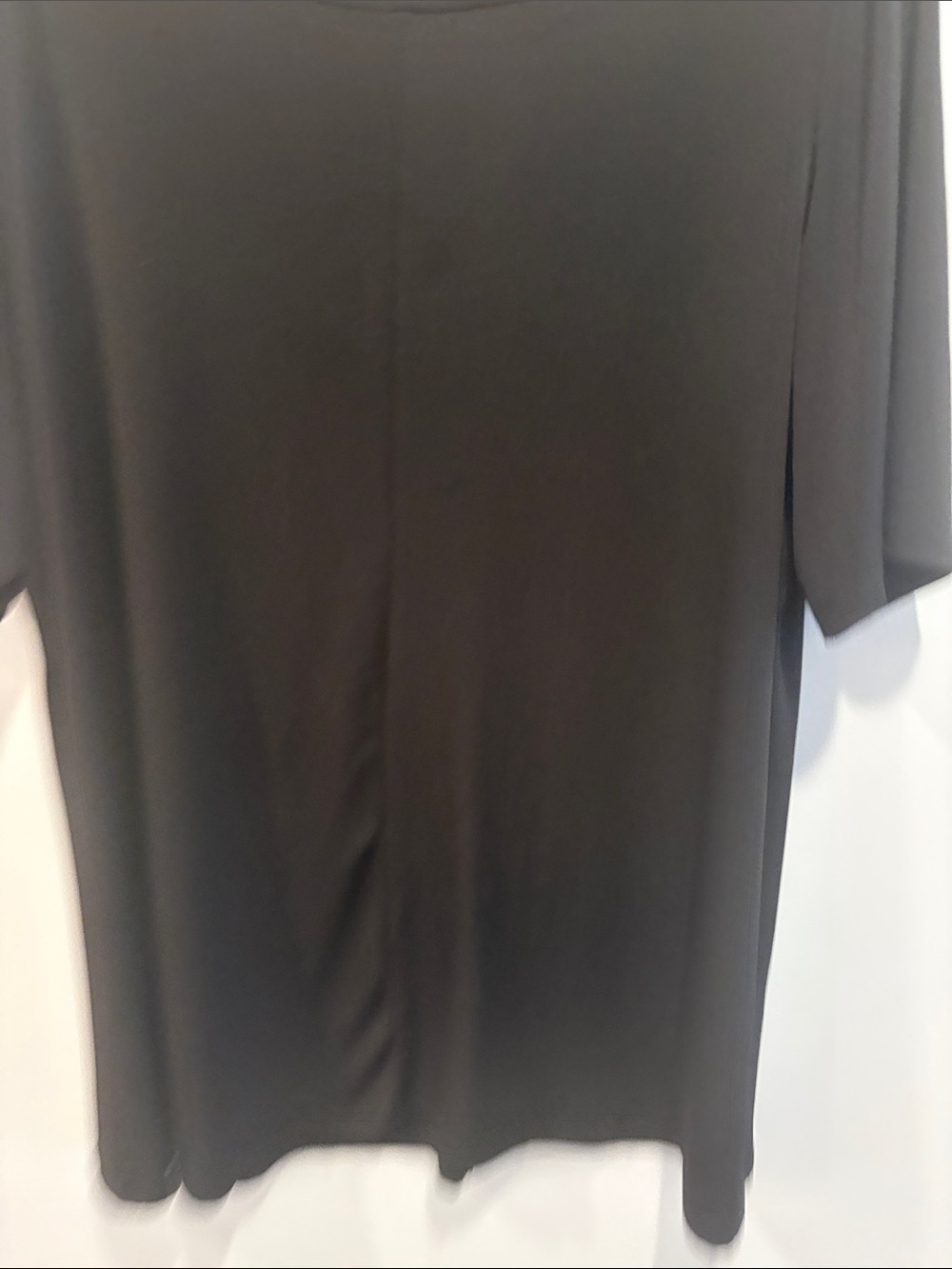 Susan Graver Black Short-Sleeve Women's Top ptp 22 length 26